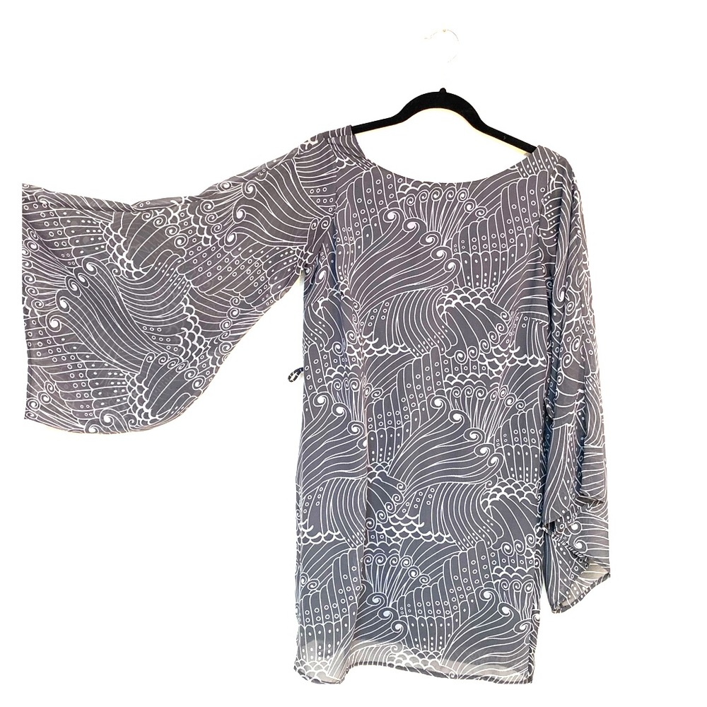 Gorgeous patterned mini dress.